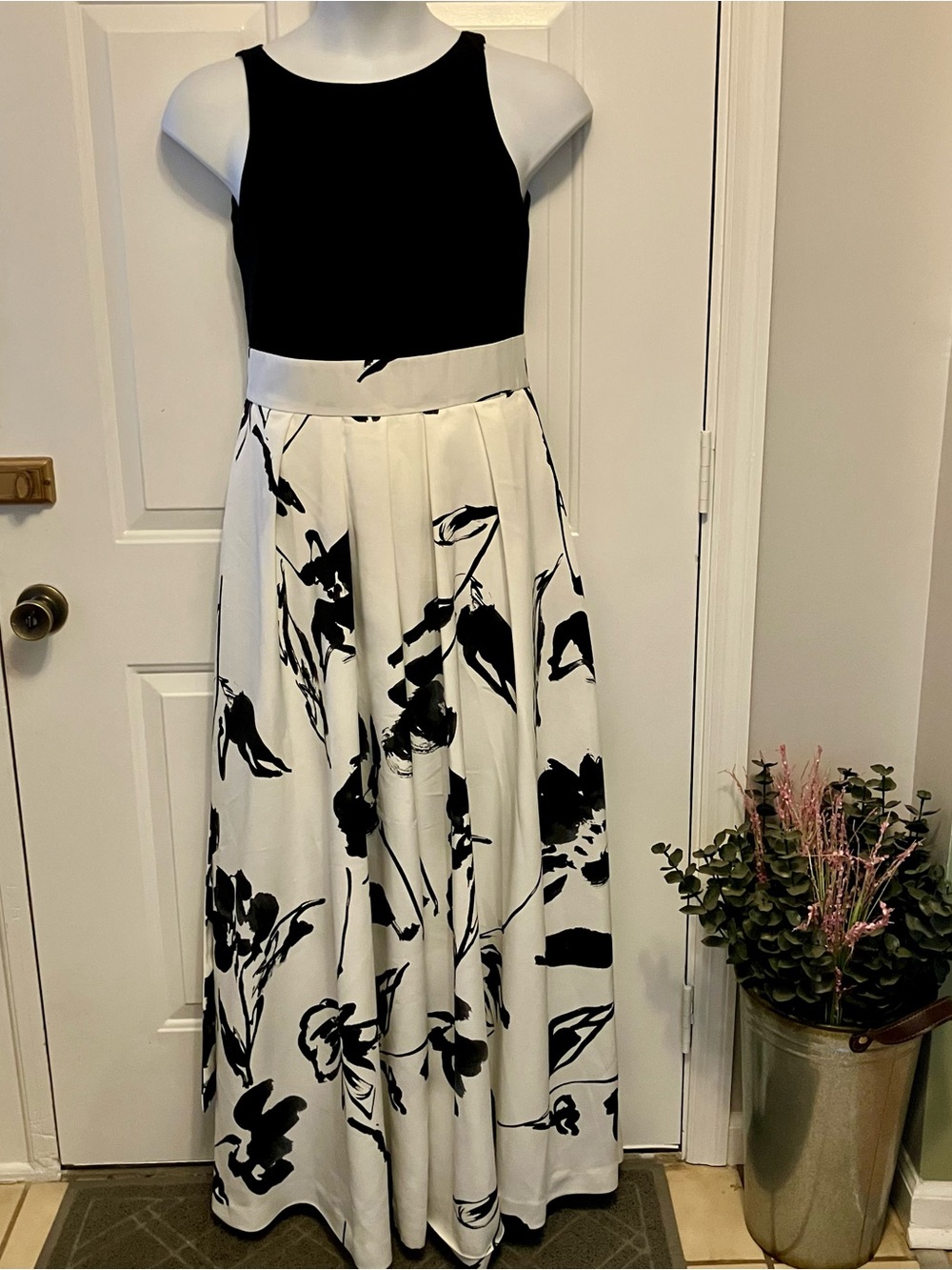 Lauren Ralph Lauren Size 10 Black Cream Floral Maxi Skirt Dress Gown Women’s